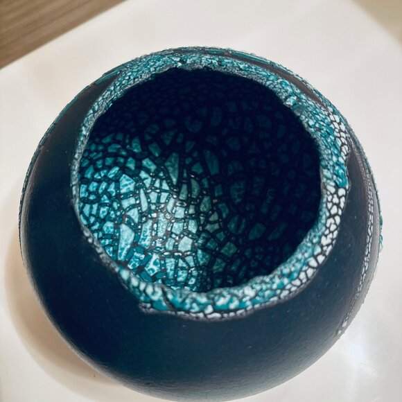 "Celestial Waves" Crawl Glaze Vase - Picture 5 of 7